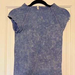 New Zenana Outfitters Blue Ribbed Flutter Sleeve Tee